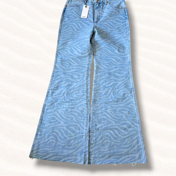 Wrangler Meow Laser Tiger Print Wanderer Jeans High Rise Flare Size 29x34 - Picture 2 of 7